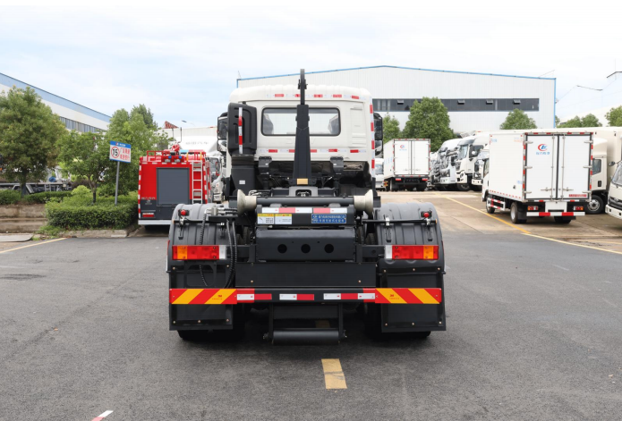 (20方)东风天龙后双桥勾臂垃圾车